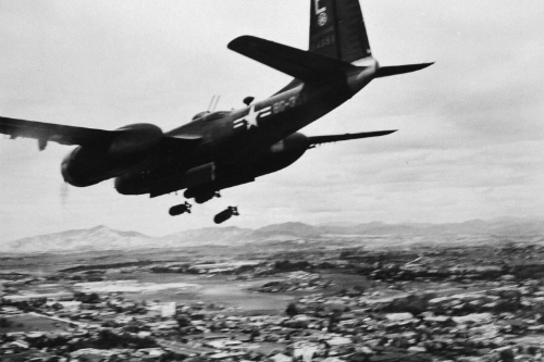 ▲ 6.25전쟁 당시 공습중인 미군 B29