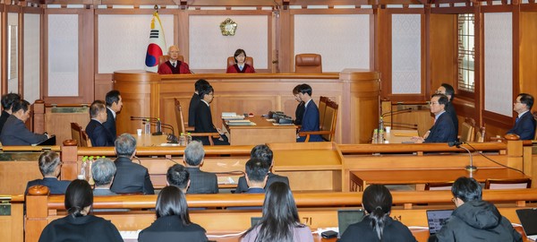 27일 서울 종로구 헌법재판소 소심판정에서 윤석열 대통령 탄핵 심판 첫 변론준비기일을 진행하고 있다. ⓒ뉴시스